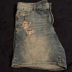 Size 20 stonewashed Maurices Jean shorts.